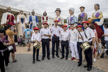 Despedida en Noáin de la Comparsa de Gigantes y Cabezudos