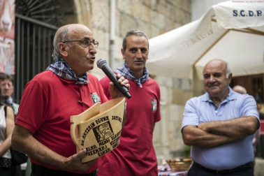 Un hotel de Pamplona paga 4.500 euros por el queso ganador del Artzai Eguna