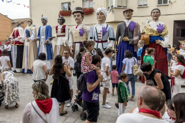 Despedida en Noáin de la Comparsa de Gigantes y Cabezudos