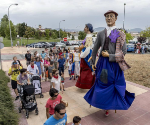 Despedida en Noáin de la Comparsa de Gigantes y Cabezudos