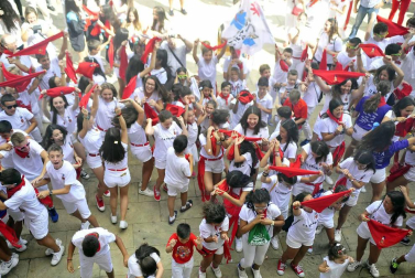 Imágenes del cohete de fiestas en Murillo del Fruto