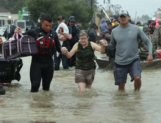Harvey deja lluvias "mortales" en Texas