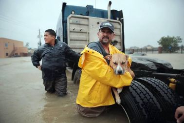 Harvey deja lluvias "mortales" en Texas