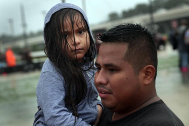 Harvey deja lluvias "mortales" en Texas