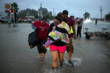 Harvey deja lluvias "mortales" en Texas
