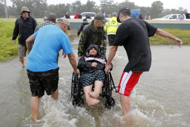 Harvey deja lluvias "mortales" en Texas