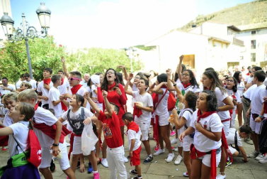 Imágenes del cohete de fiestas en Murillo del Fruto