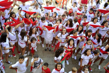 Imágenes del cohete de fiestas en Murillo del Fruto