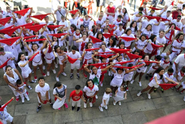 Imágenes del cohete de fiestas en Murillo del Fruto