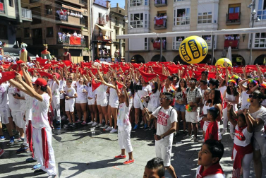 El cohete dio comienzo a las fiestas de Peralta 2017