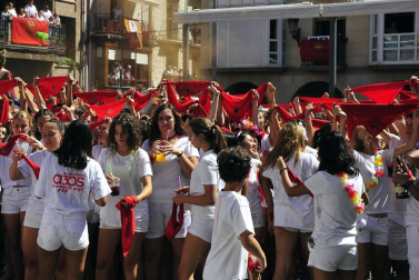 El cohete dio comienzo a las fiestas de Peralta 2017