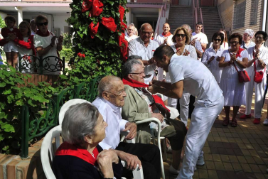 El cohete dio comienzo a las fiestas de Peralta 2017