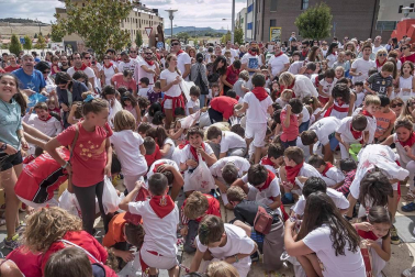 Inicio infantil de fiestas con el cohete de Ayegui