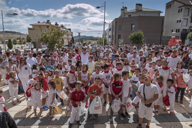 Inicio infantil de fiestas con el cohete de Ayegui