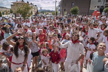 Inicio infantil de fiestas con el cohete de Ayegui