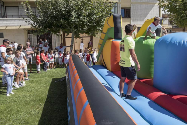 Inicio infantil de fiestas con el cohete de Ayegui