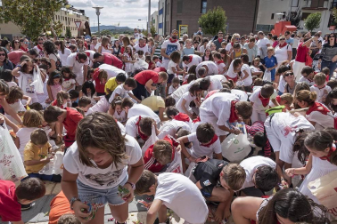 Inicio infantil de fiestas con el cohete de Ayegui