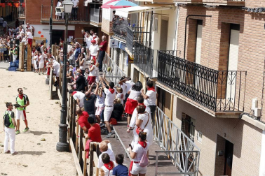 Durante las fiestas de Ablitas, en el día de los mayores y jubilados, se desarrolla el campeonato de lanzamiento de melones