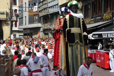 Imágenes de la procesión en honor a la Virgen de la Nieva.