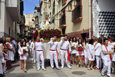 Imágenes de la procesión en honor a la Virgen de la Nieva.