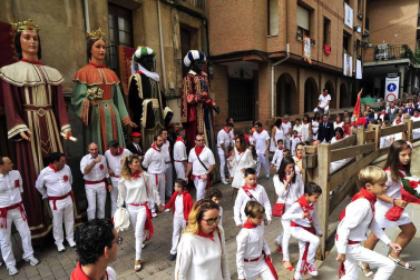 Imágenes de la procesión en honor a la Virgen de la Nieva.