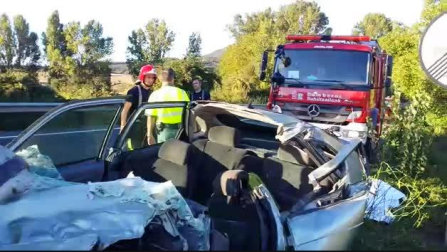 Un muerto al colisionar un coche y un autobús en Zubielqui (II)