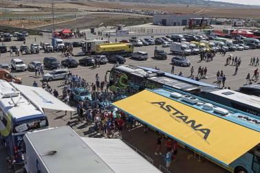 Imágenes del paso de La Vuelta por el Circuito de los Arcos