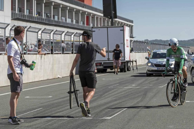 Imágenes del paso de La Vuelta por el Circuito de los Arcos