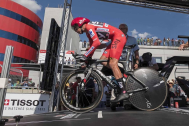 Imágenes del paso de La Vuelta por el Circuito de los Arcos