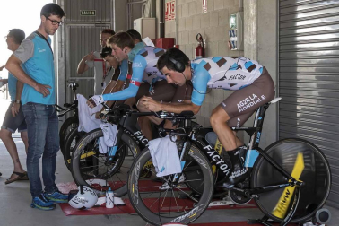 Imágenes del paso de La Vuelta por el Circuito de los Arcos