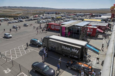 Imágenes del paso de La Vuelta por el Circuito de los Arcos