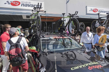 Imágenes del paso de La Vuelta por el Circuito de los Arcos
