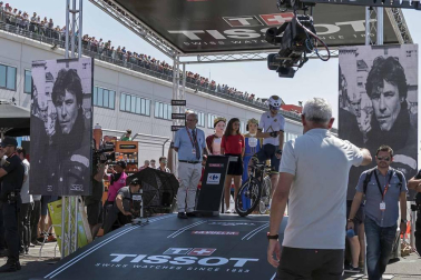 Imágenes del paso de La Vuelta por el Circuito de los Arcos