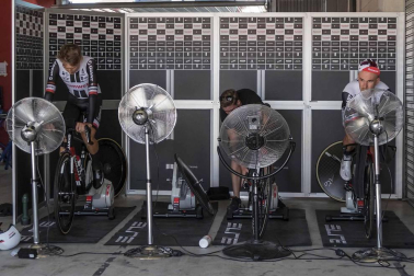 Imágenes del paso de La Vuelta por el Circuito de los Arcos