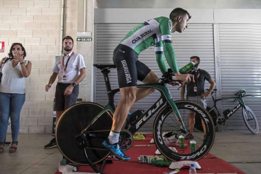 Imágenes del paso de La Vuelta por el Circuito de los Arcos