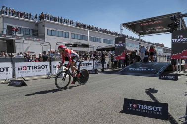 Imágenes del paso de La Vuelta por el Circuito de los Arcos