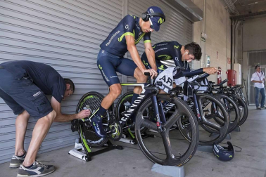 Imágenes del paso de La Vuelta por el Circuito de los Arcos