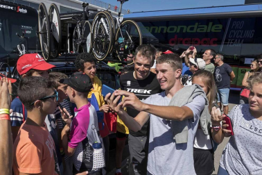 Imágenes del paso de La Vuelta por el Circuito de los Arcos