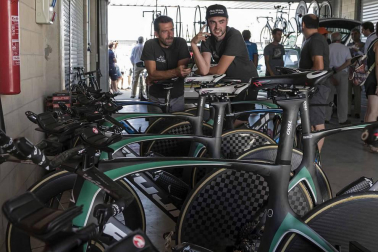 Imágenes del paso de La Vuelta por el Circuito de los Arcos