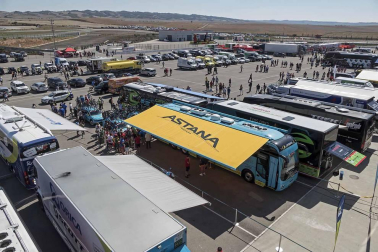 Imágenes del paso de La Vuelta por el Circuito de los Arcos