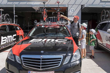 Imágenes del paso de La Vuelta por el Circuito de los Arcos