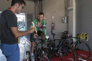 Imágenes del paso de La Vuelta por el Circuito de los Arcos