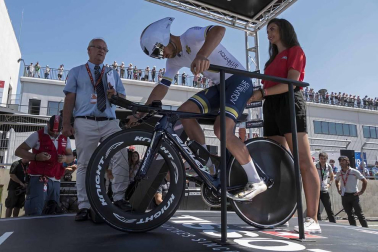 Imágenes del paso de La Vuelta por el Circuito de los Arcos