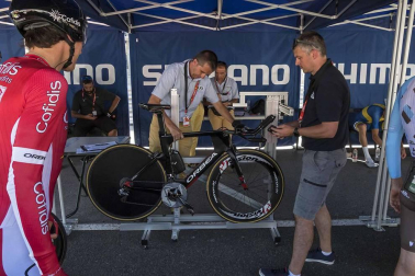 Imágenes del paso de La Vuelta por el Circuito de los Arcos