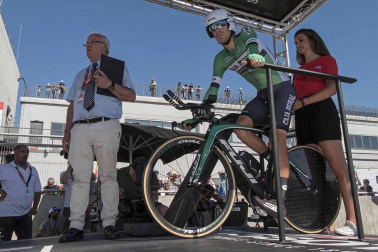Imágenes del paso de La Vuelta por el Circuito de los Arcos