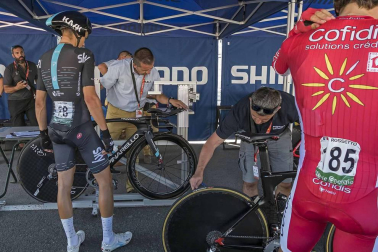 Imágenes del paso de La Vuelta por el Circuito de los Arcos