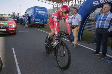 Imágenes del paso de La Vuelta por el Circuito de los Arcos