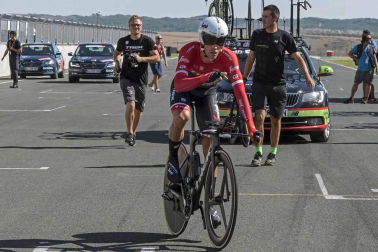 Imágenes del paso de La Vuelta por el Circuito de los Arcos