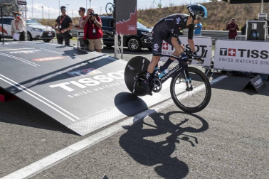 Imágenes del paso de La Vuelta por el Circuito de los Arcos