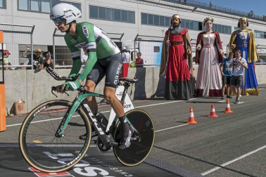 Imágenes del paso de La Vuelta por el Circuito de los Arcos